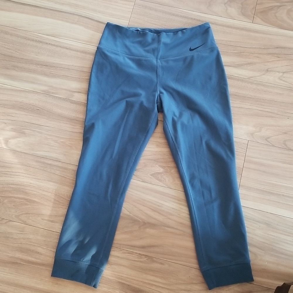 Nike Dri Fit Cropped Leggings